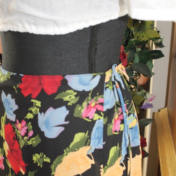 Black Floral Wrap Skirt - Picture 5 of 5